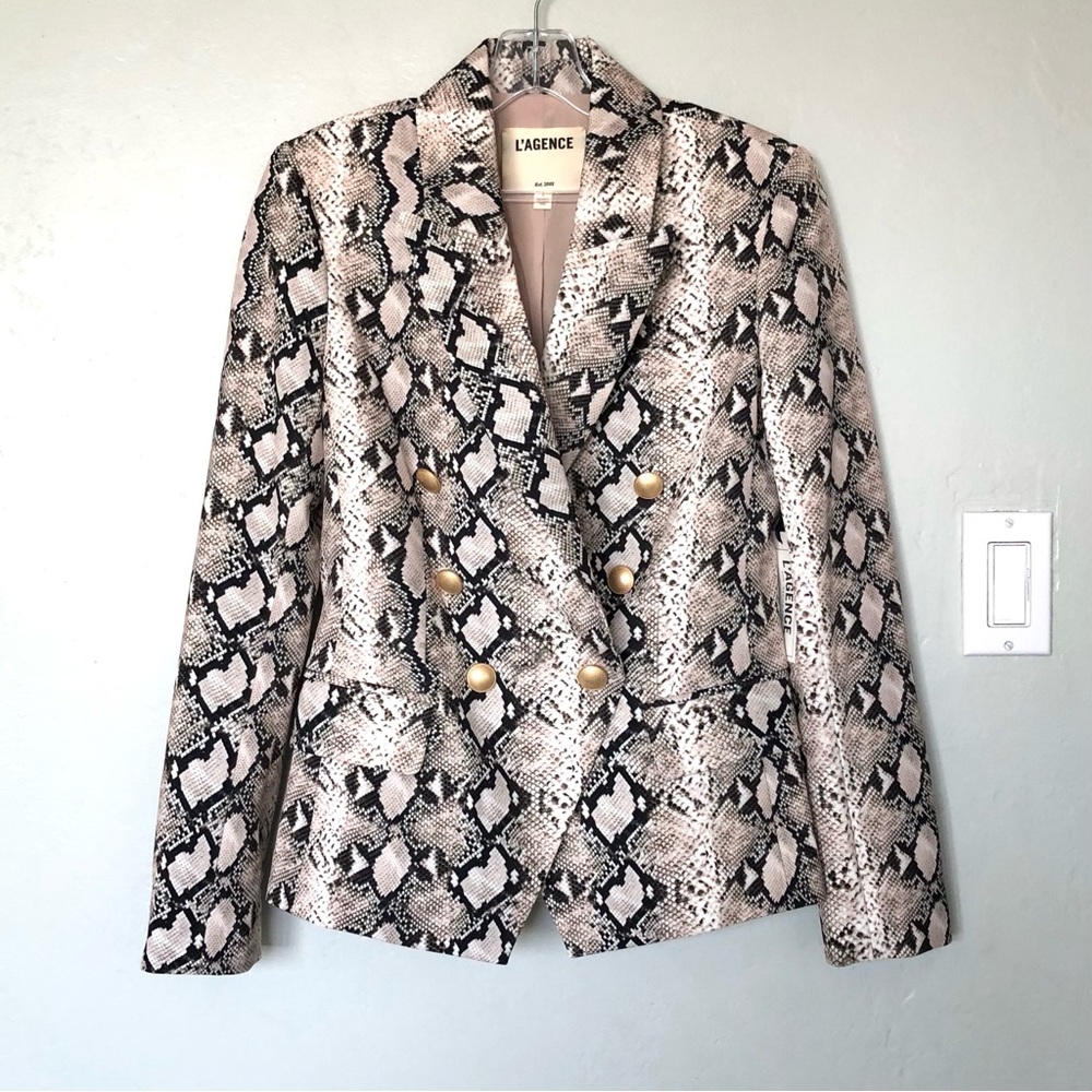 L'AGENCE Python Print Kenzie Double Breasted Blazer in Grey/Cream Multi